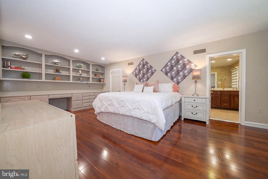 1448 MEADOWBROOK ROAD