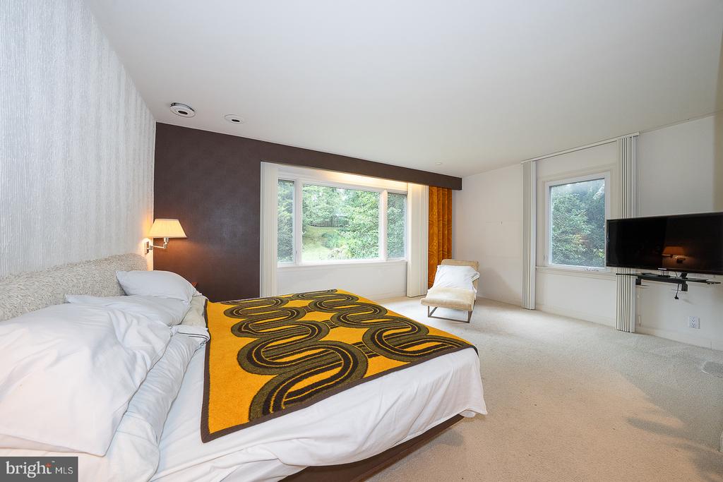 300 CONSHOHOCKEN STATE ROAD