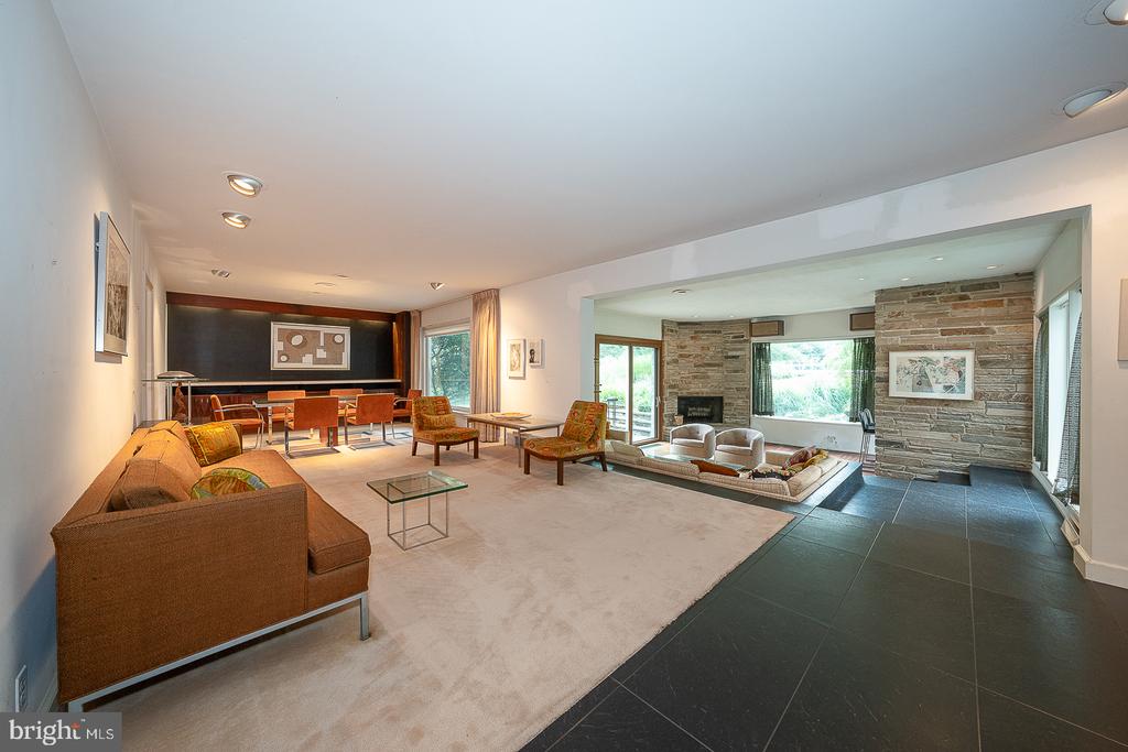 300 CONSHOHOCKEN STATE ROAD