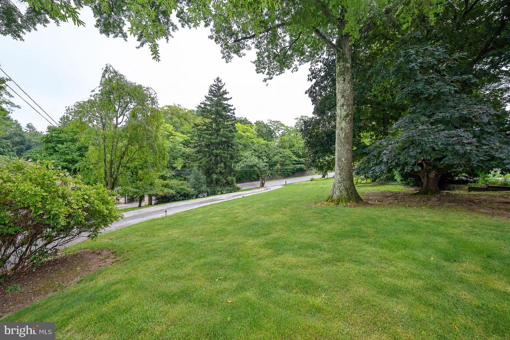 300 CONSHOHOCKEN STATE ROAD