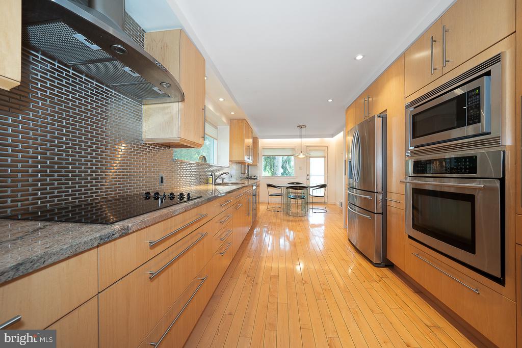 300 CONSHOHOCKEN STATE ROAD