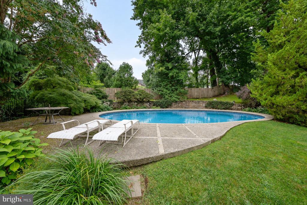 300 CONSHOHOCKEN STATE ROAD