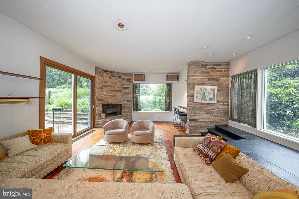 300 CONSHOHOCKEN STATE ROAD