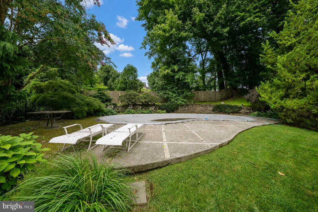 300 CONSHOHOCKEN STATE ROAD