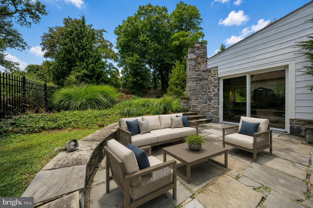300 CONSHOHOCKEN STATE ROAD