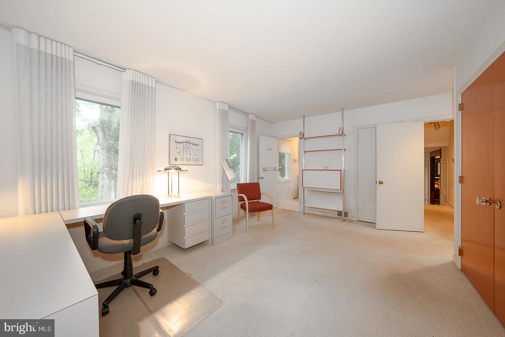 300 CONSHOHOCKEN STATE ROAD