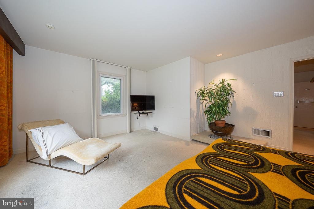 300 CONSHOHOCKEN STATE ROAD