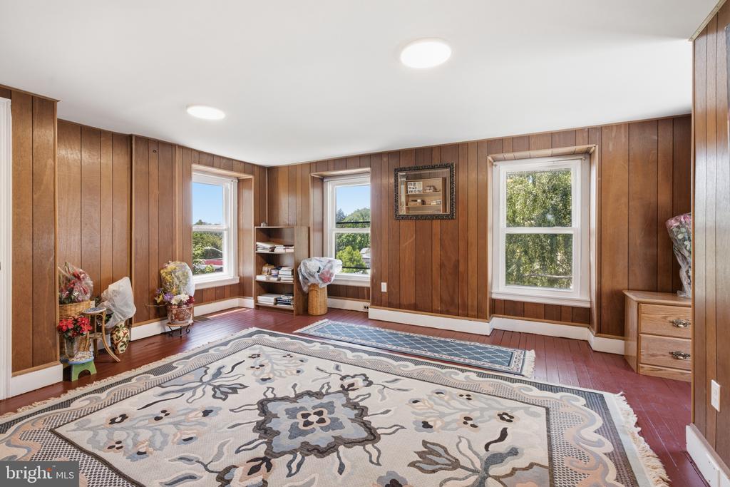 301 PARSONS AVENUE