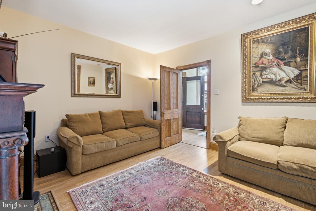 301 PARSONS AVENUE