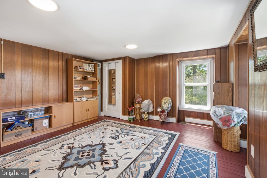 301 PARSONS AVENUE