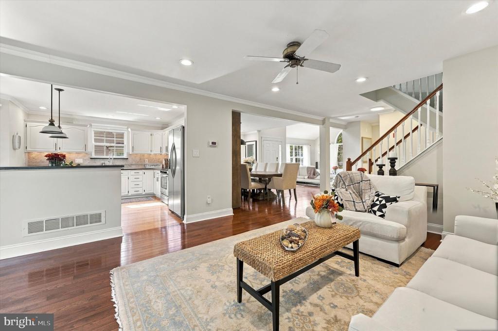 152 CANTERBURY LANE