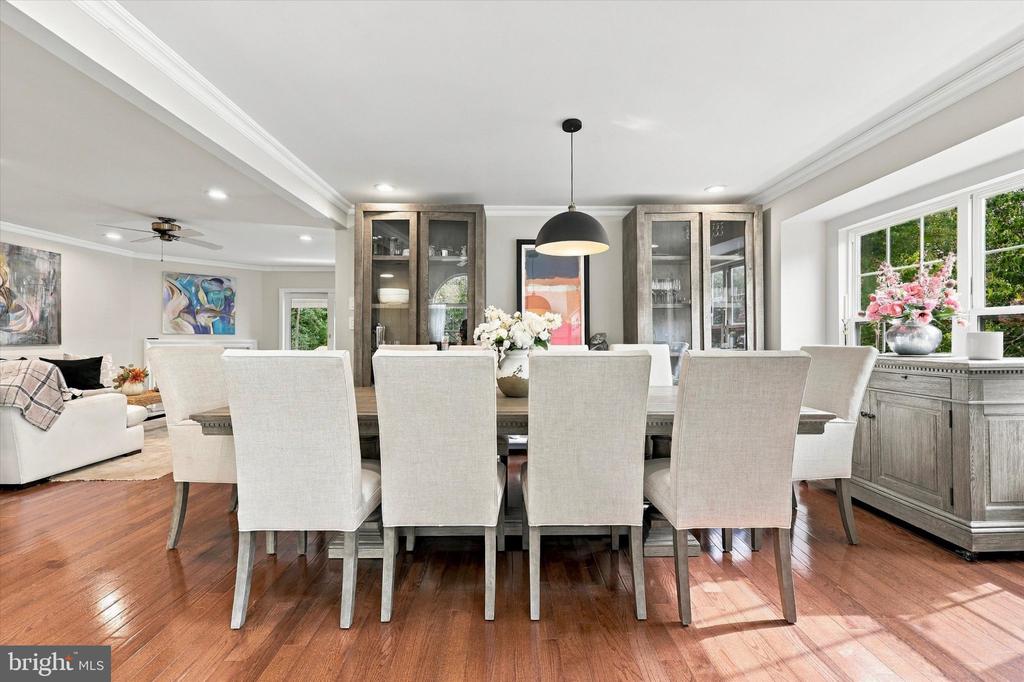 152 CANTERBURY LANE