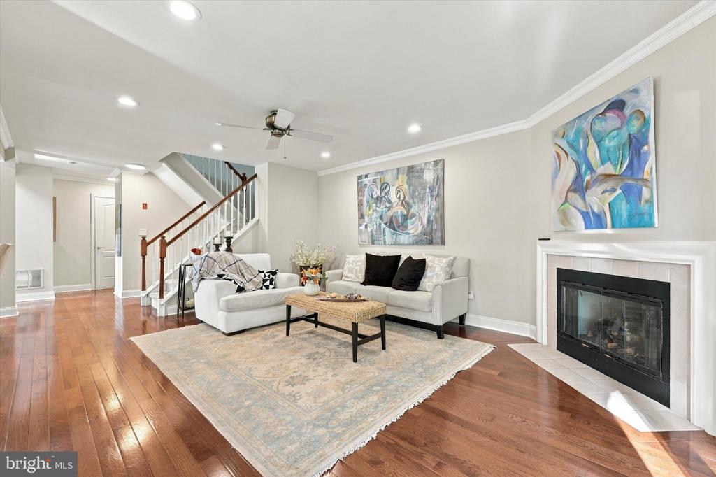 152 CANTERBURY LANE