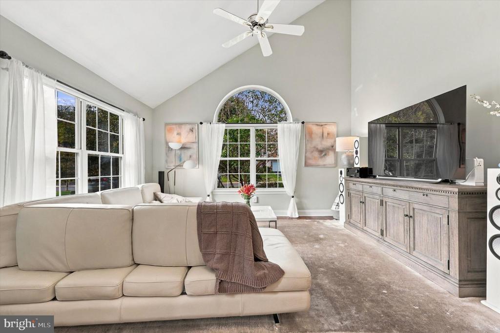 152 CANTERBURY LANE