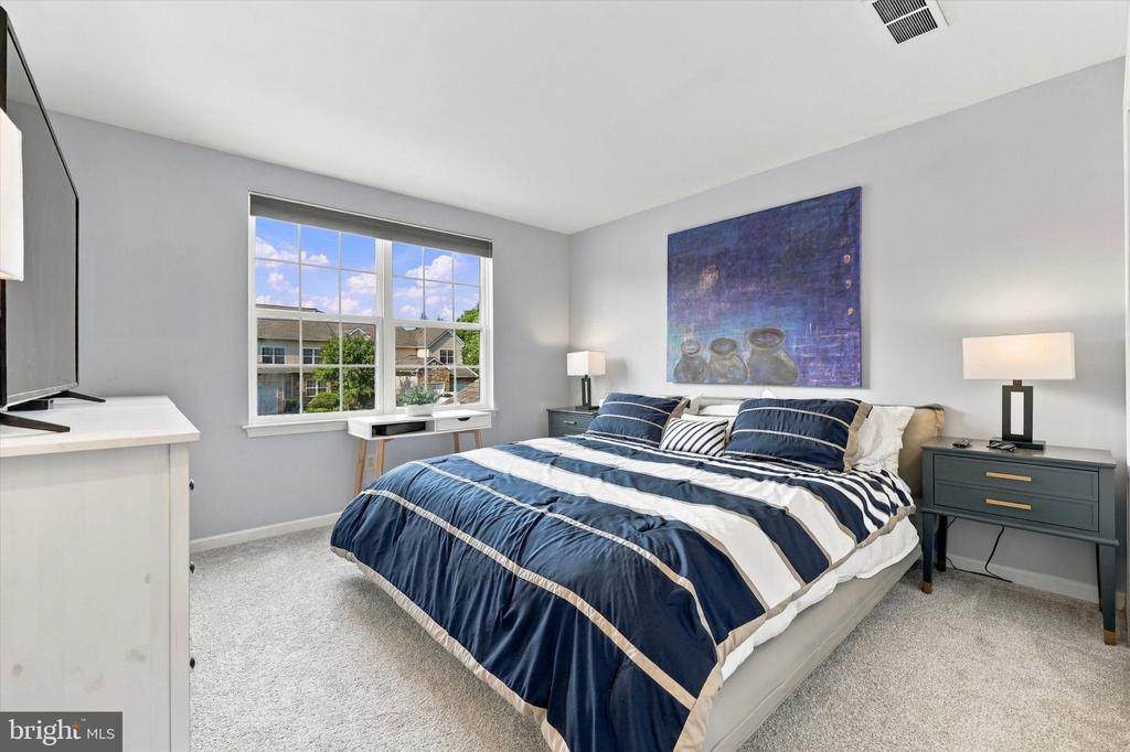 152 CANTERBURY LANE