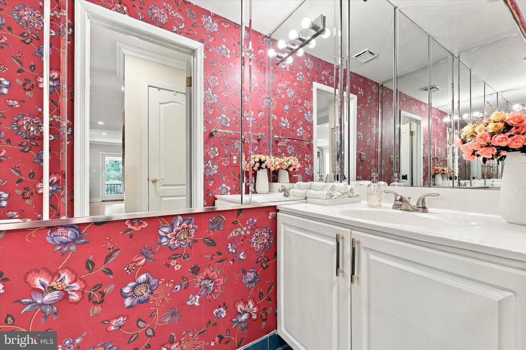 152 CANTERBURY LANE