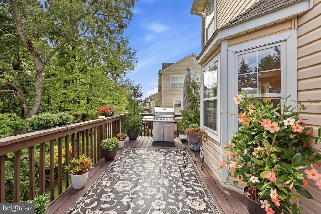 152 CANTERBURY LANE