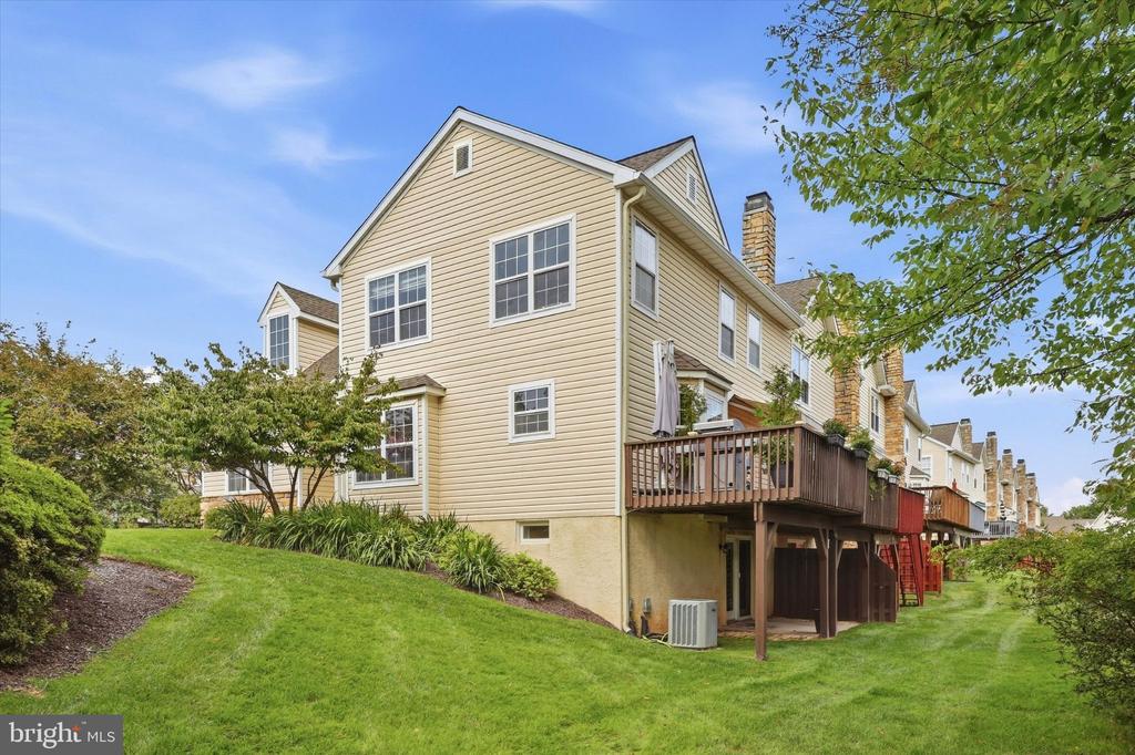 152 CANTERBURY LANE
