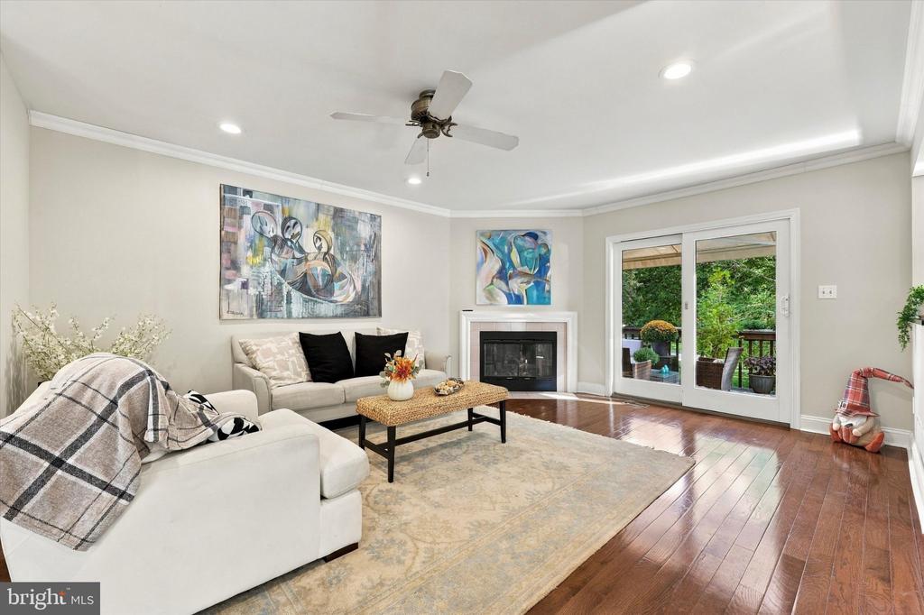 152 CANTERBURY LANE