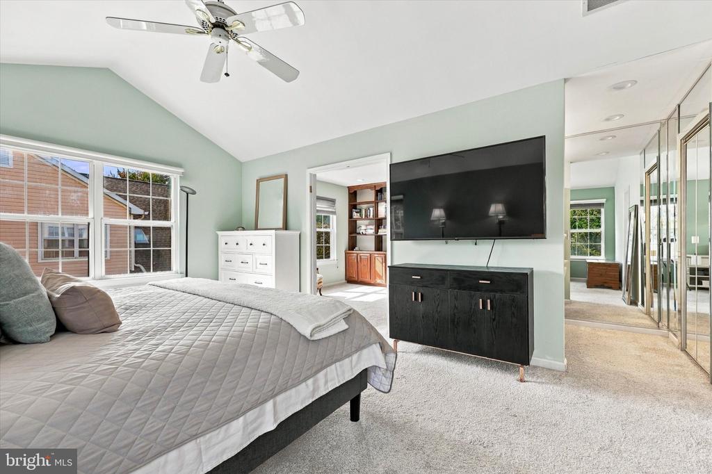 152 CANTERBURY LANE