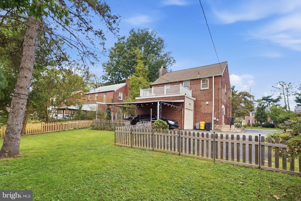 1426 W WYNNEWOOD ROAD