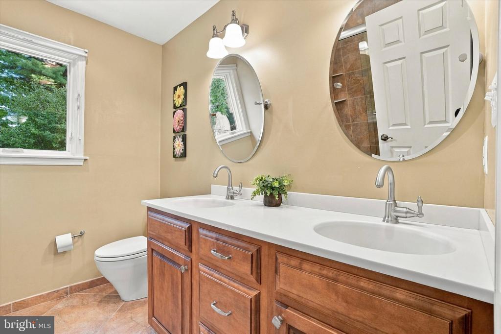 33 SUGAR MAPLE LANE