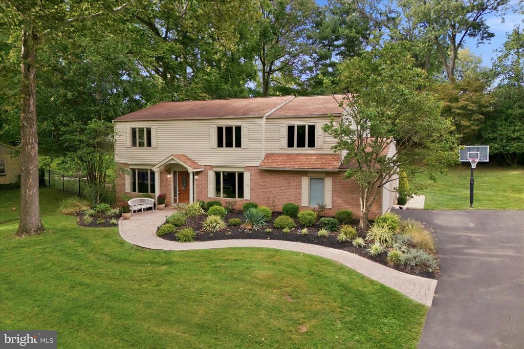 33 SUGAR MAPLE LANE