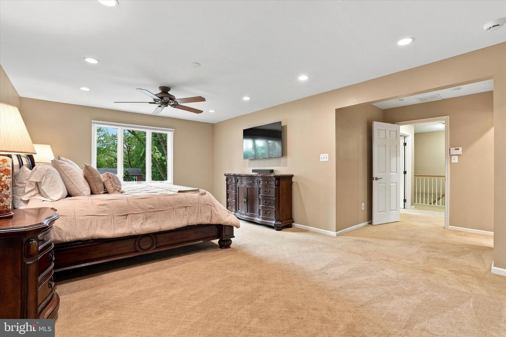 33 SUGAR MAPLE LANE
