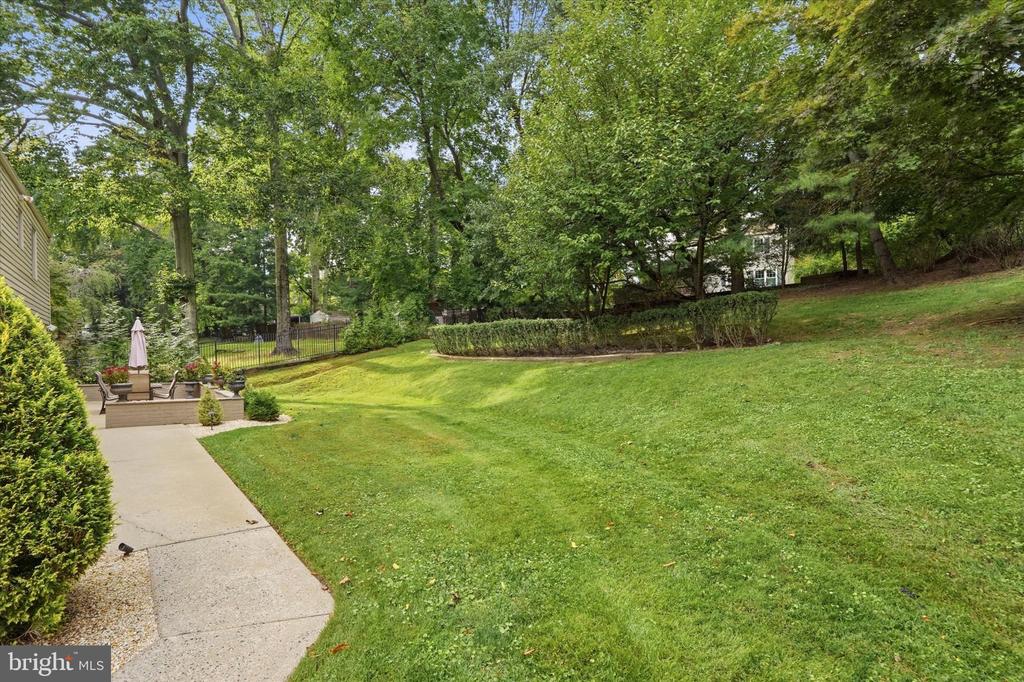 33 SUGAR MAPLE LANE