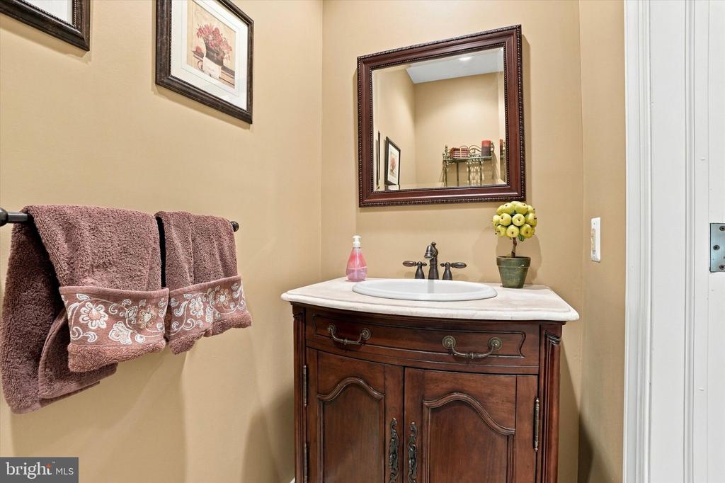 33 SUGAR MAPLE LANE