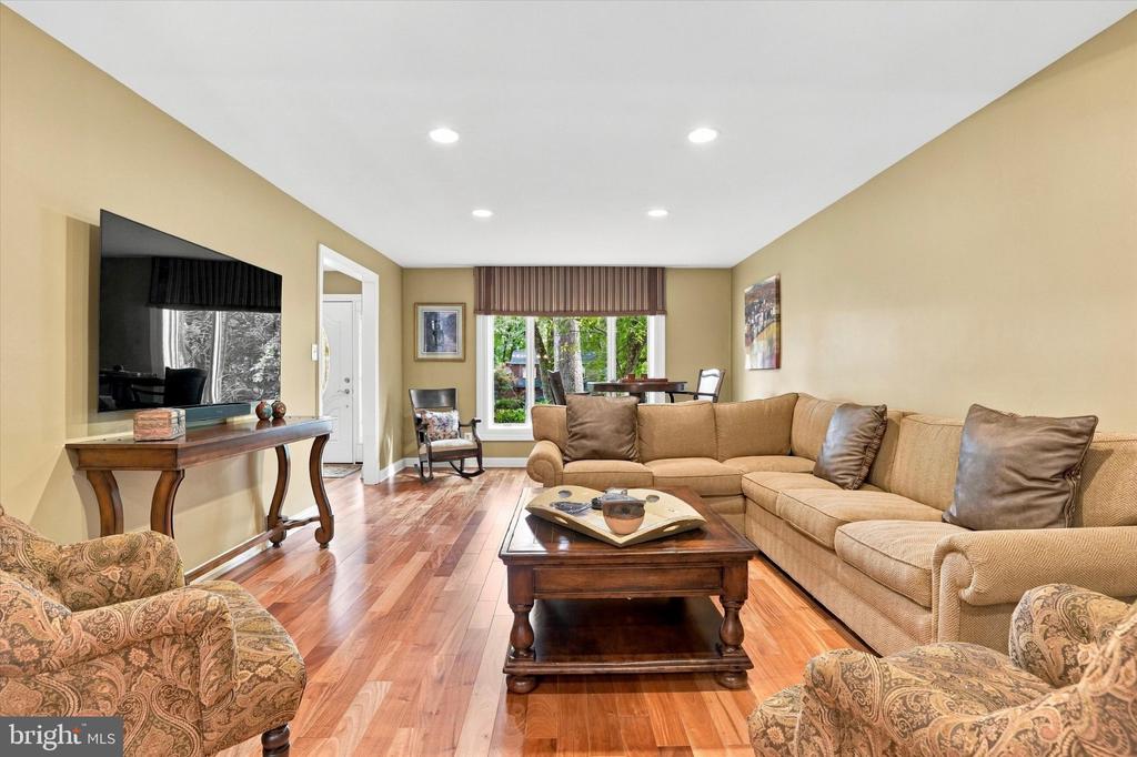 33 SUGAR MAPLE LANE