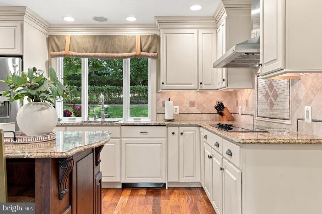 33 SUGAR MAPLE LANE