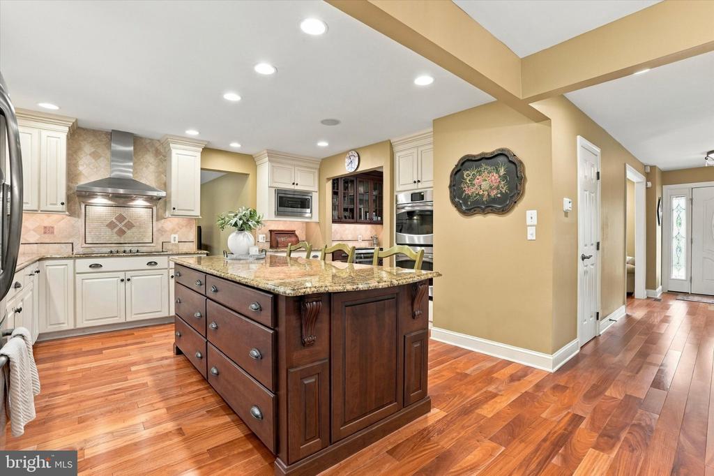 33 SUGAR MAPLE LANE