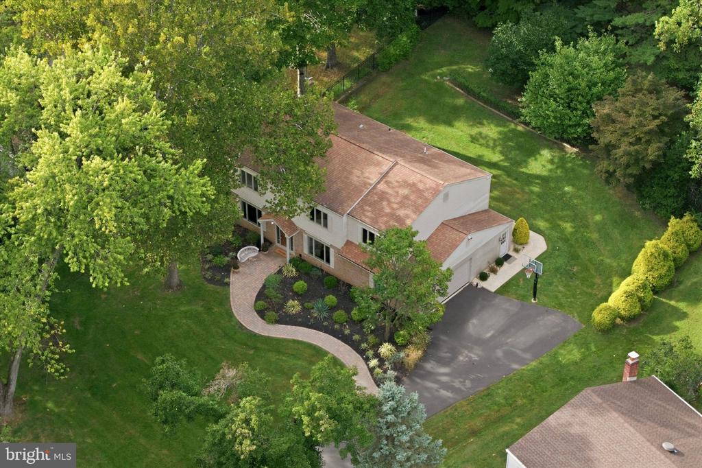 33 SUGAR MAPLE LANE