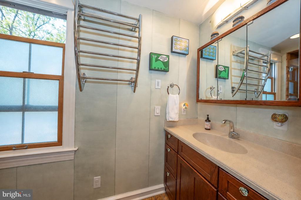 513 E WYNNEWOOD ROAD Unit:           