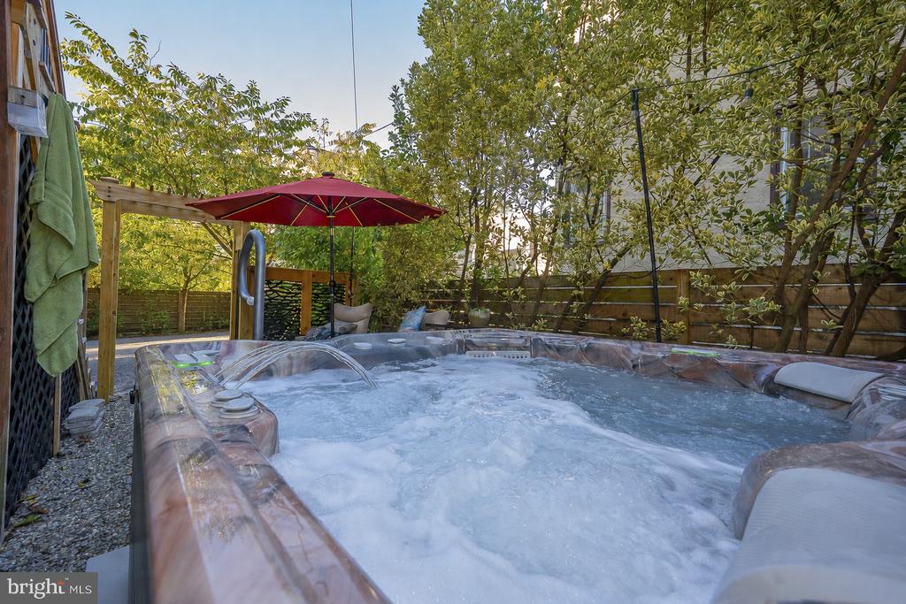 513 E WYNNEWOOD ROAD Unit:           