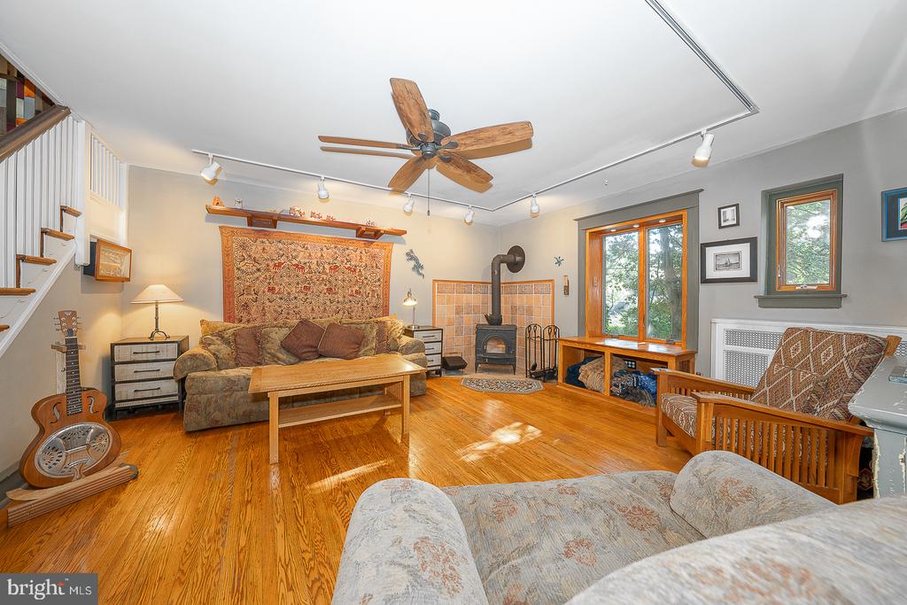 513 E WYNNEWOOD ROAD Unit:           
