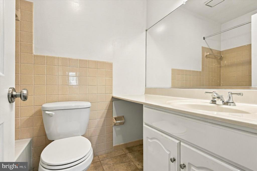 34 WINSTON COURT Unit: 105 U-34