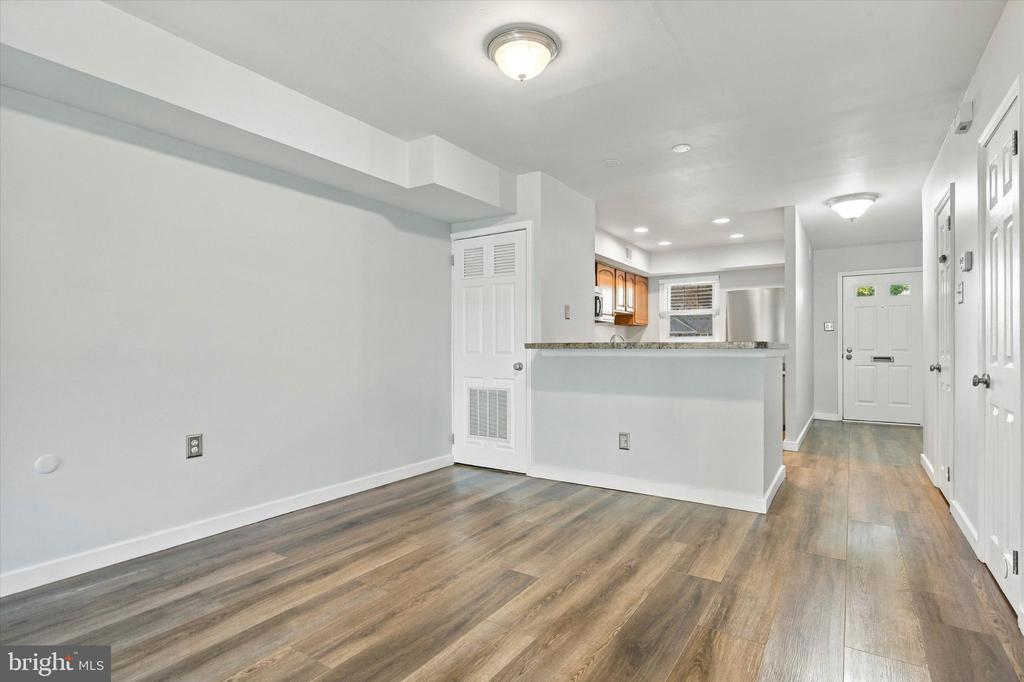 34 WINSTON COURT Unit: 105 U-34