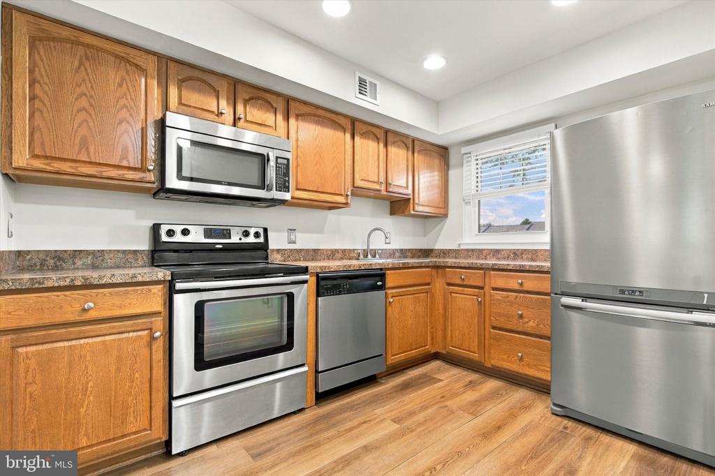 34 WINSTON COURT Unit: 105 U-34