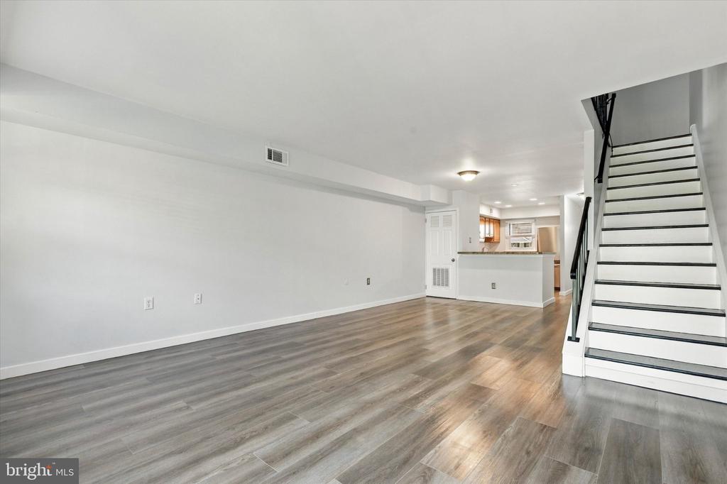 34 WINSTON COURT Unit: 105 U-34