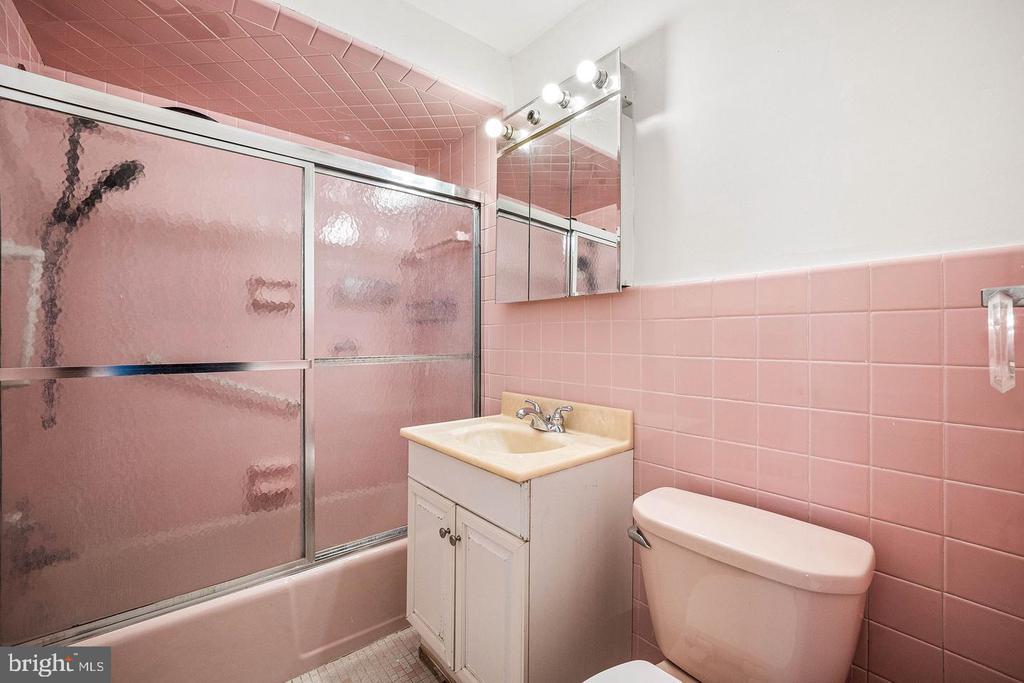 5 TRENT ROAD Unit: 1