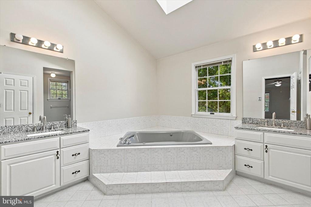 108 CASCADES COURT