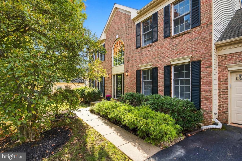 108 CASCADES COURT