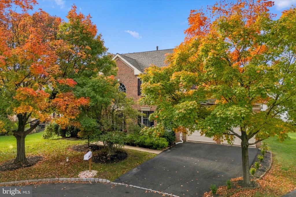 108 CASCADES COURT