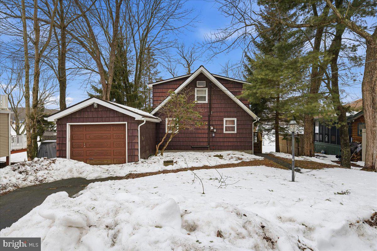 7698 LAKE SHORE DRIVE
