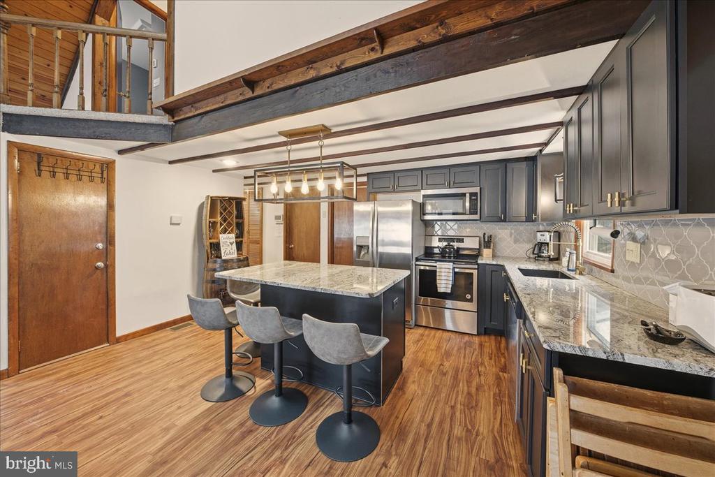 7698 LAKE SHORE DRIVE