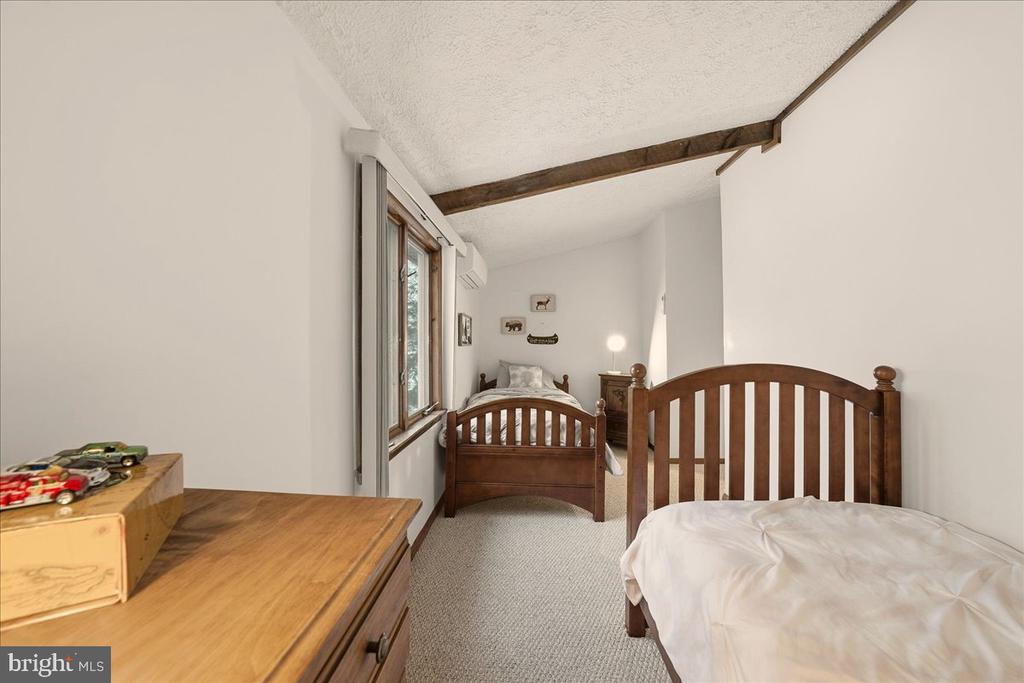 7698 LAKE SHORE DRIVE