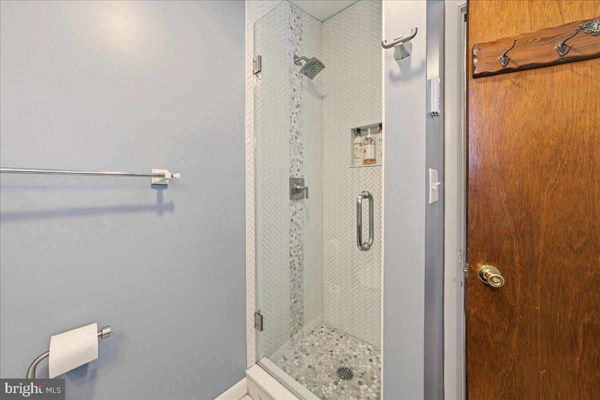 7698 LAKE SHORE DRIVE