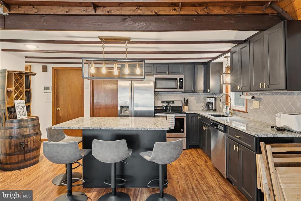 7698 LAKE SHORE DRIVE